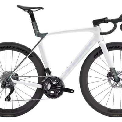 Trek Madone SL 6 Trek Madone SL 6 - Aerodynamisk landsvägscykel med elektroniska växlar